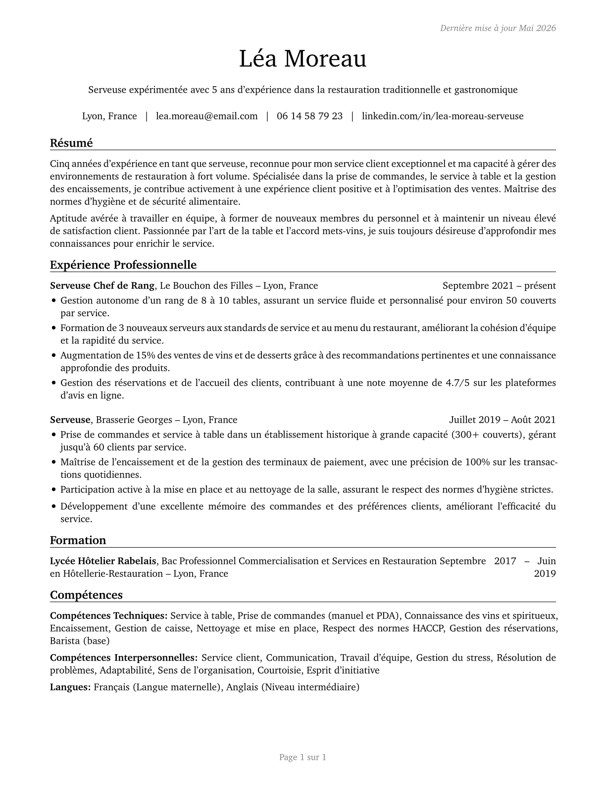 Waiters and Waitresses CV in French — page 1